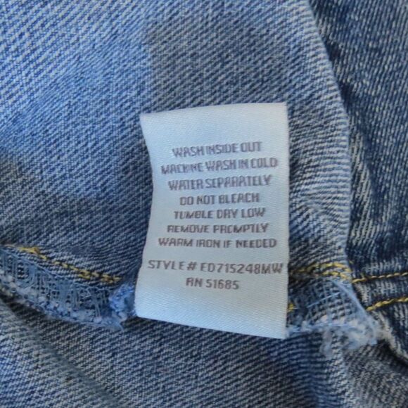 Highway Women's Cropped Denim Trucker Jacket Faux Fur Collar M EUC - Picture 14 of 14